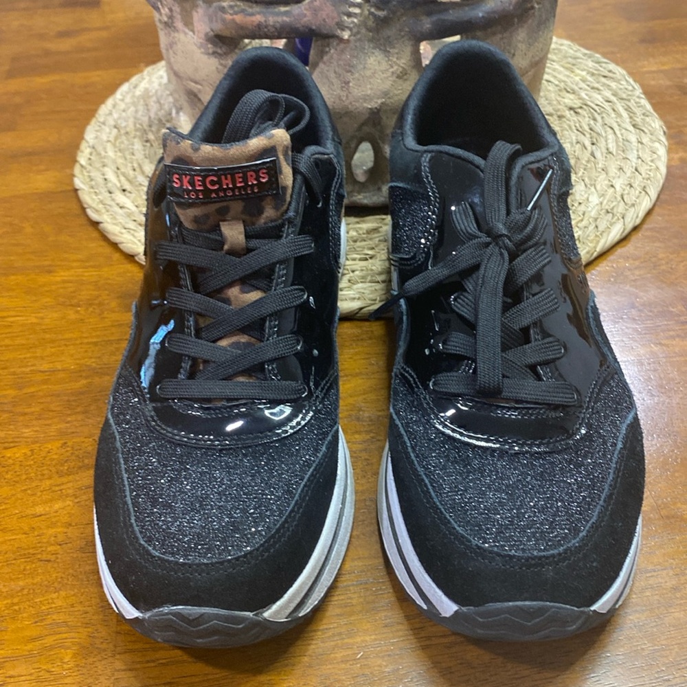 SKECHERS AIR-COOLED MEMORY FOAM